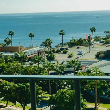 Atico By The Sea דירה