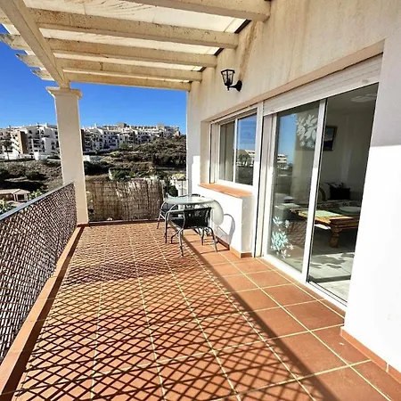 Atico By The Sea דירה